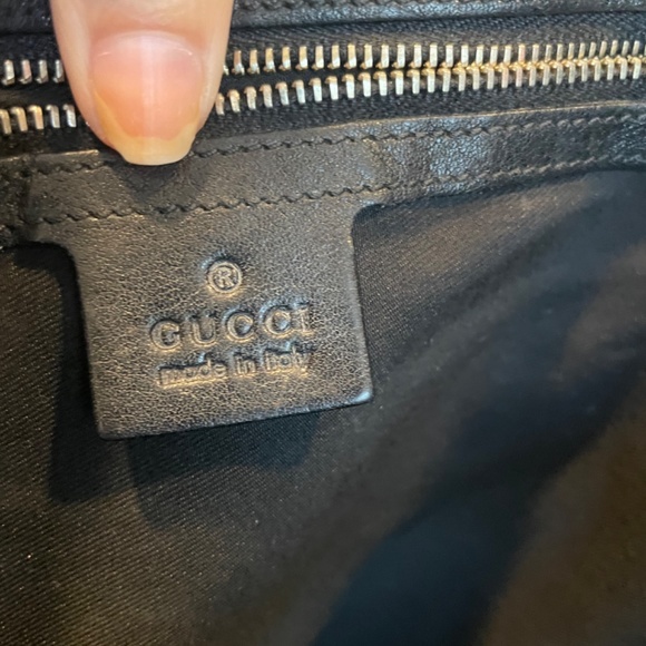 Vintage Worn Gucci Women Authentic ** Vintage braided  GUCCI purse (black)